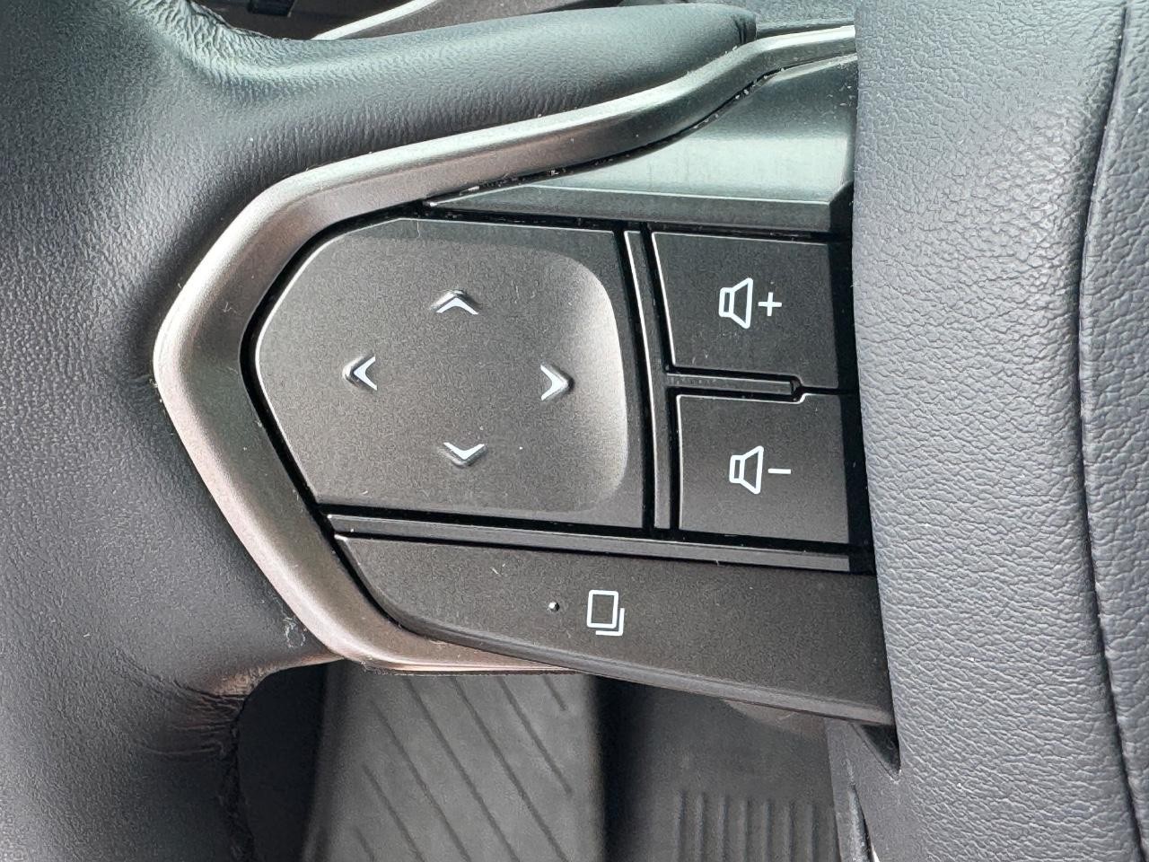 Lexus RX Vehicle Full-screen Gallery Image 21