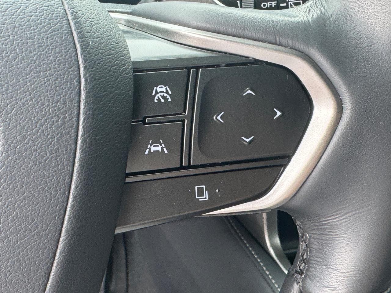 Lexus RX Vehicle Full-screen Gallery Image 22