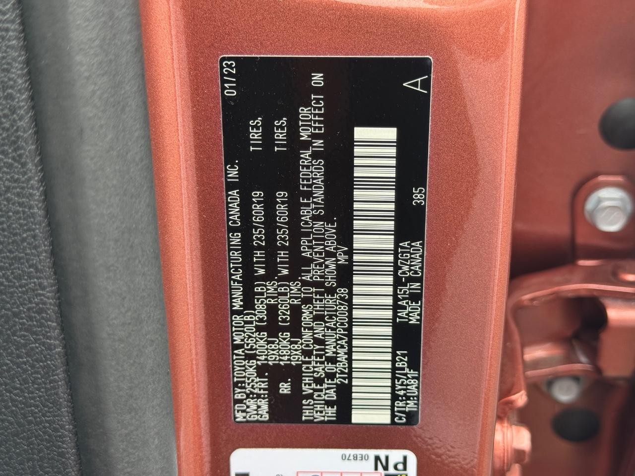 Lexus RX Vehicle Full-screen Gallery Image 27