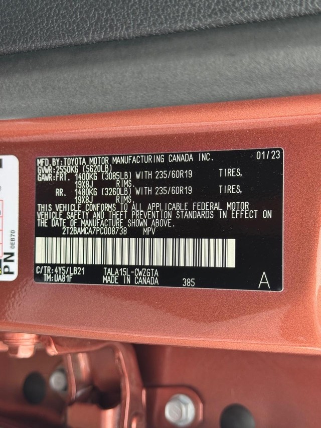 Lexus RX Vehicle Full-screen Gallery Image 27