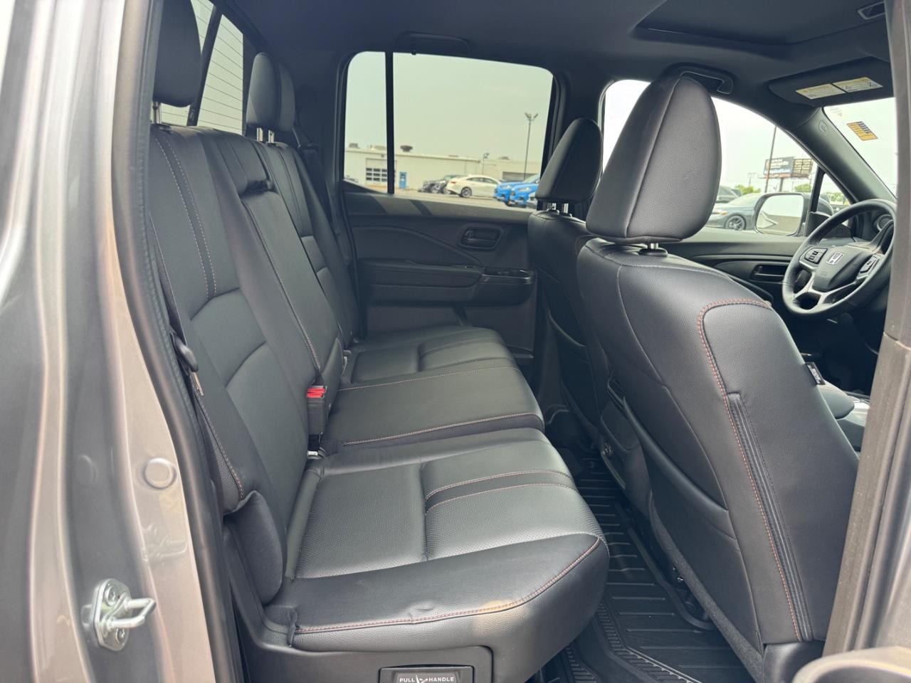 Honda Ridgeline Vehicle Full-screen Gallery Image 11