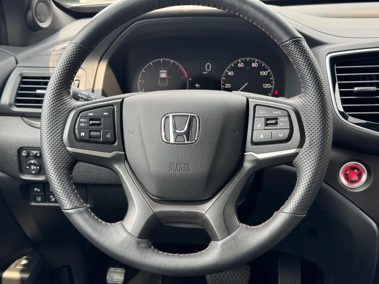 Honda Ridgeline Vehicle Full-screen Gallery Image 13