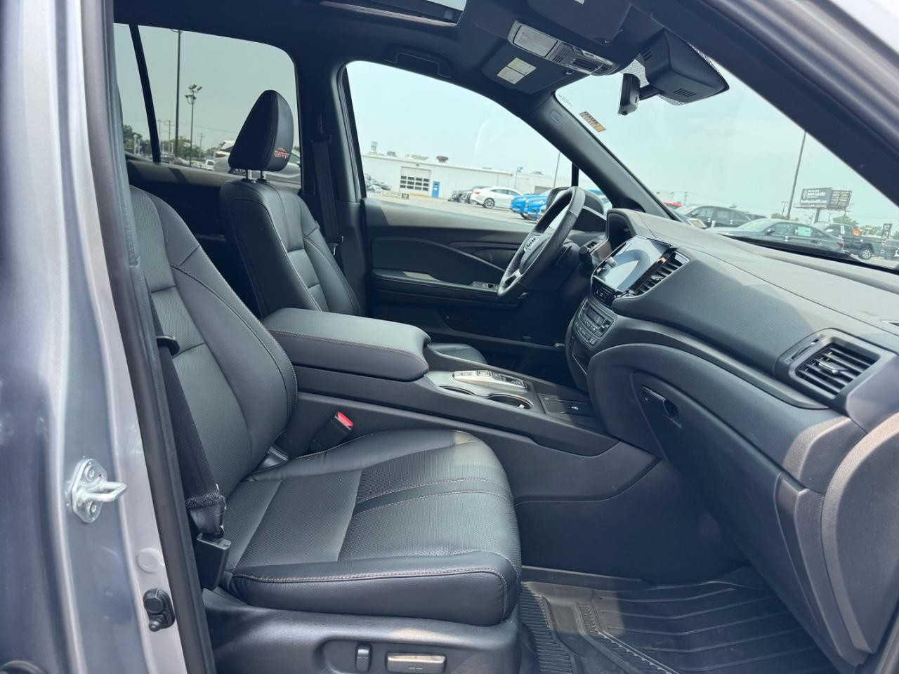 Honda Ridgeline Vehicle Full-screen Gallery Image 18