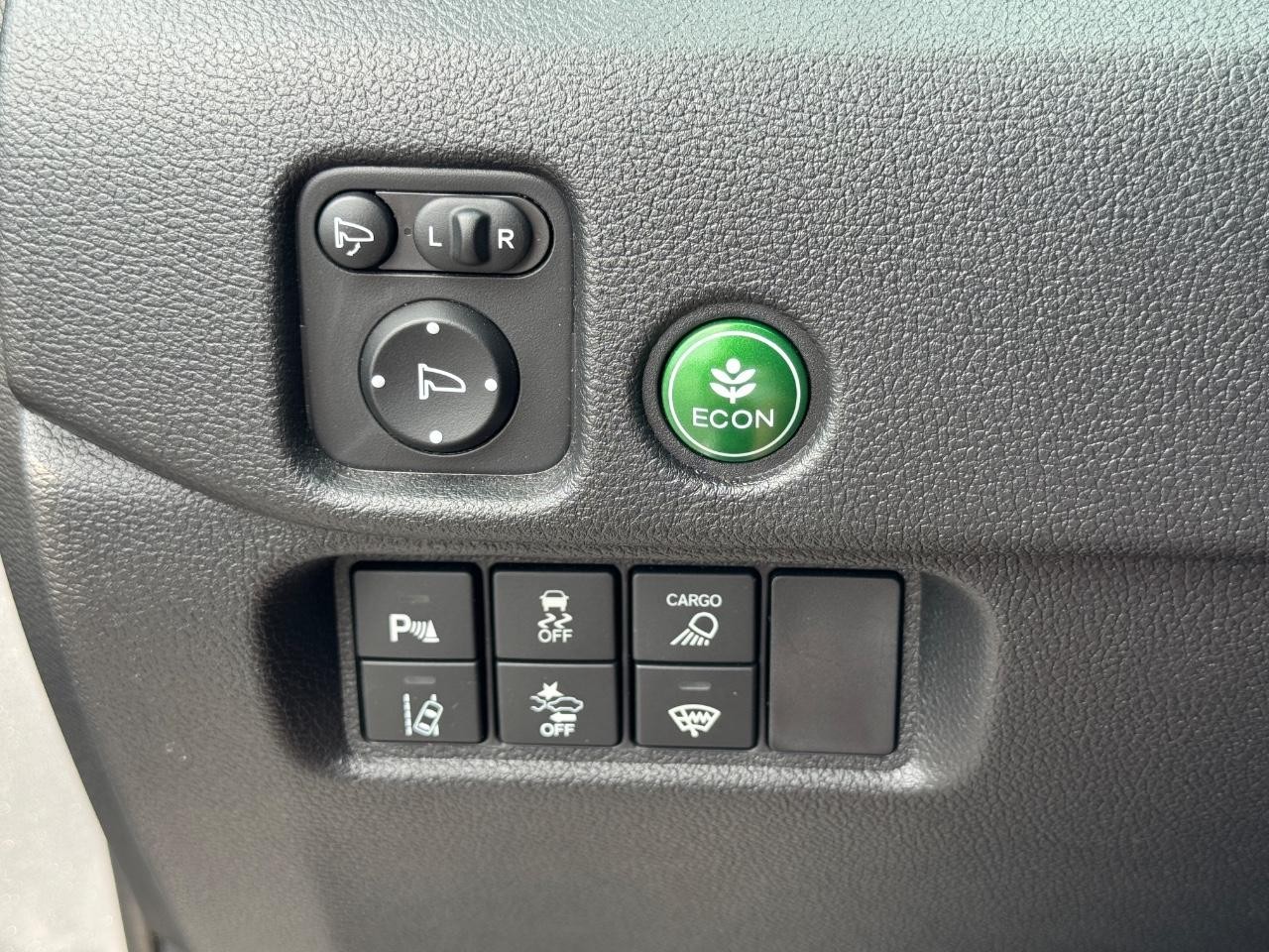 Honda Ridgeline Vehicle Full-screen Gallery Image 24