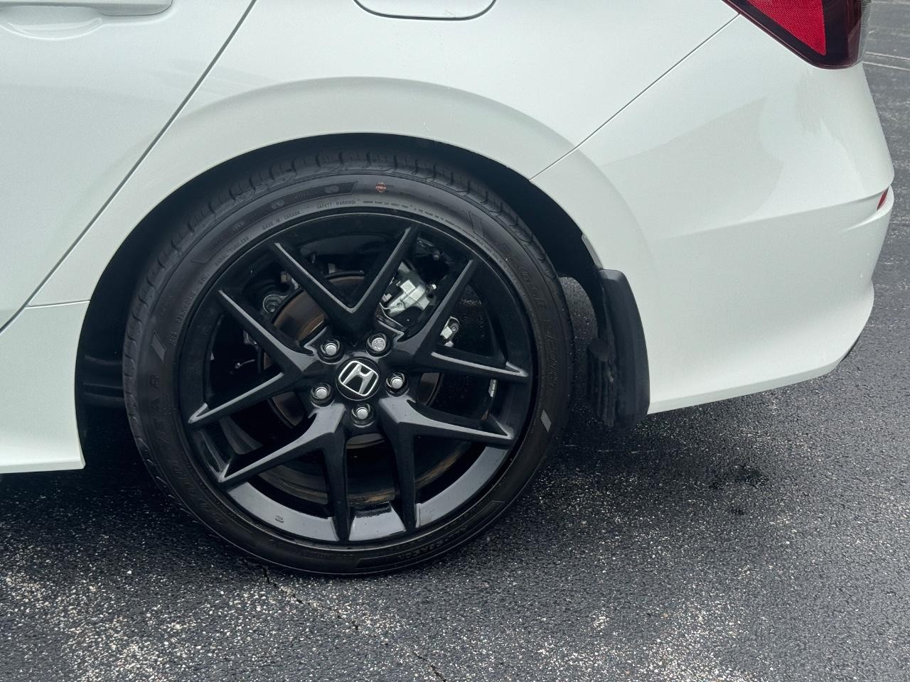 Honda Civic Sedan Vehicle Full-screen Gallery Image 08