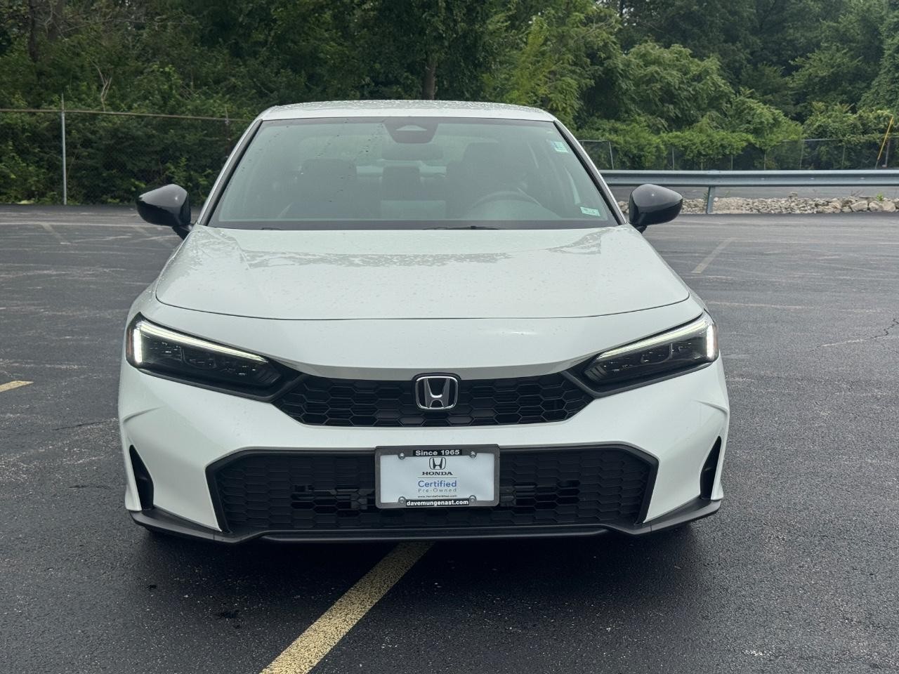 Honda Civic Sedan Vehicle Full-screen Gallery Image 10