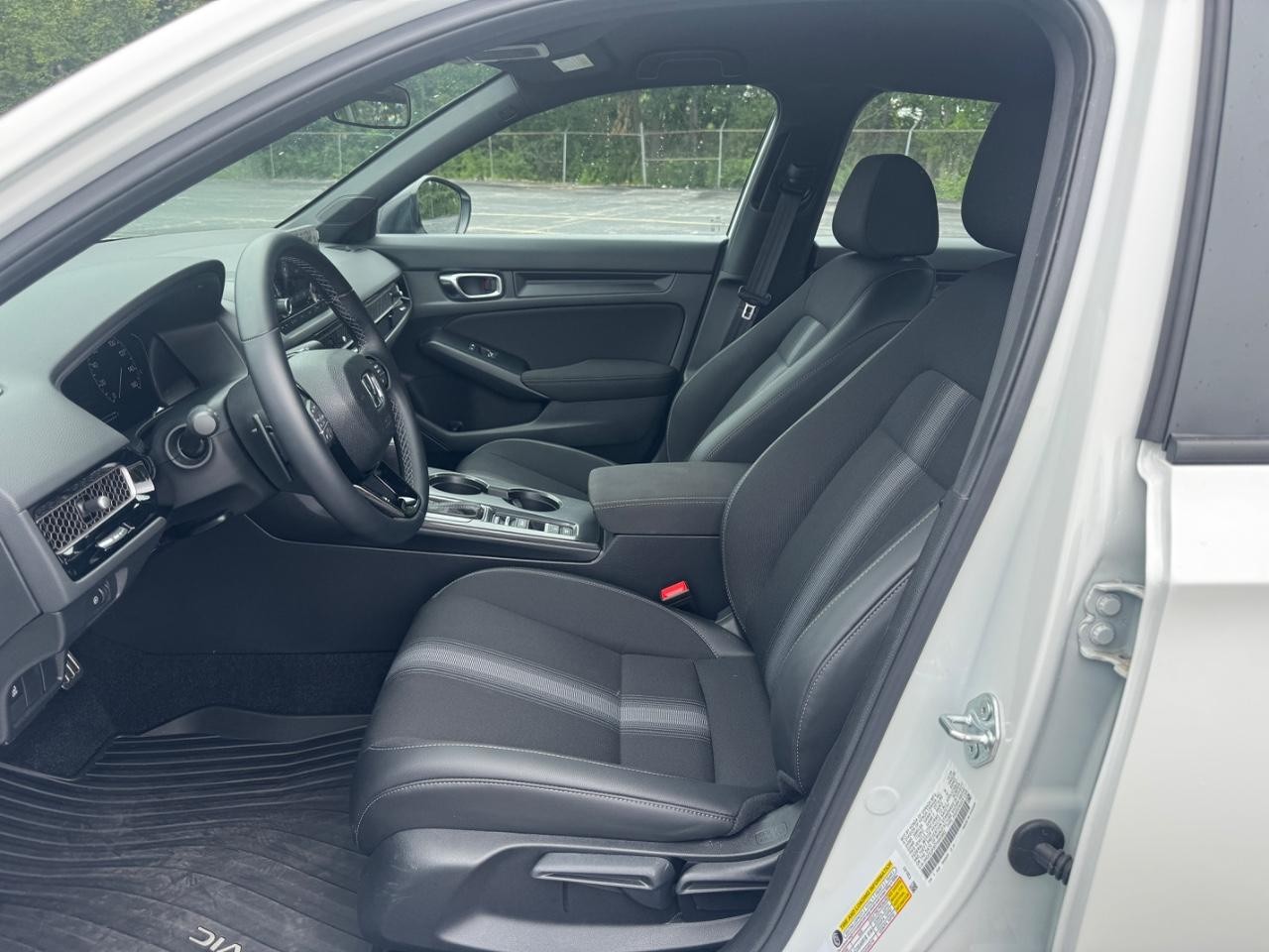 Honda Civic Sedan Vehicle Full-screen Gallery Image 18