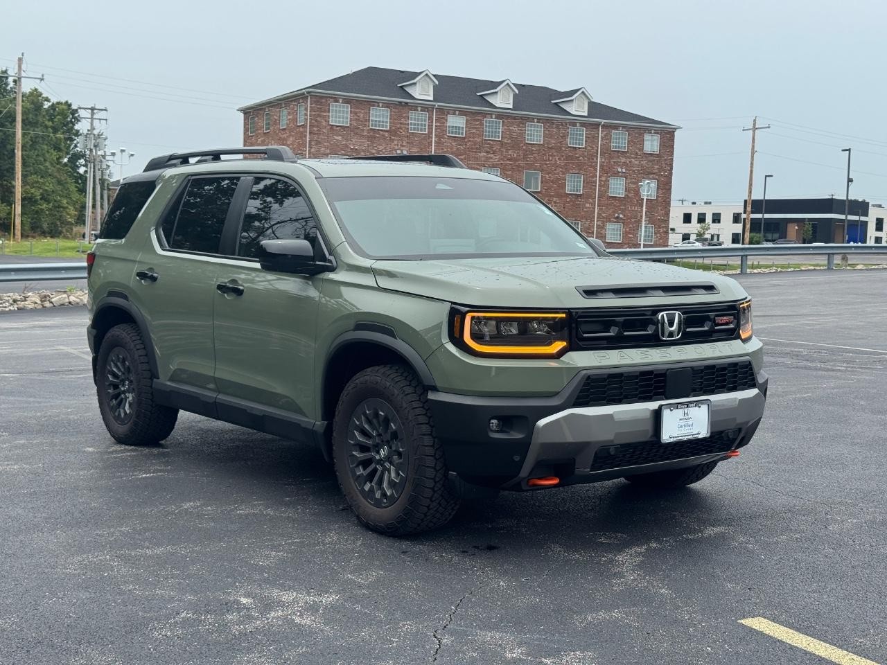 Honda Passport Vehicle Full-screen Gallery Image 02