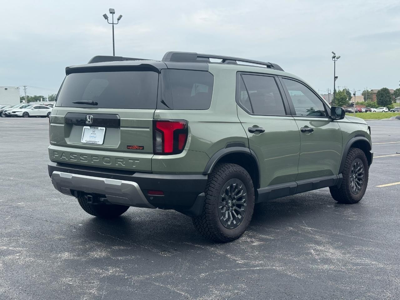 Honda Passport Vehicle Full-screen Gallery Image 04