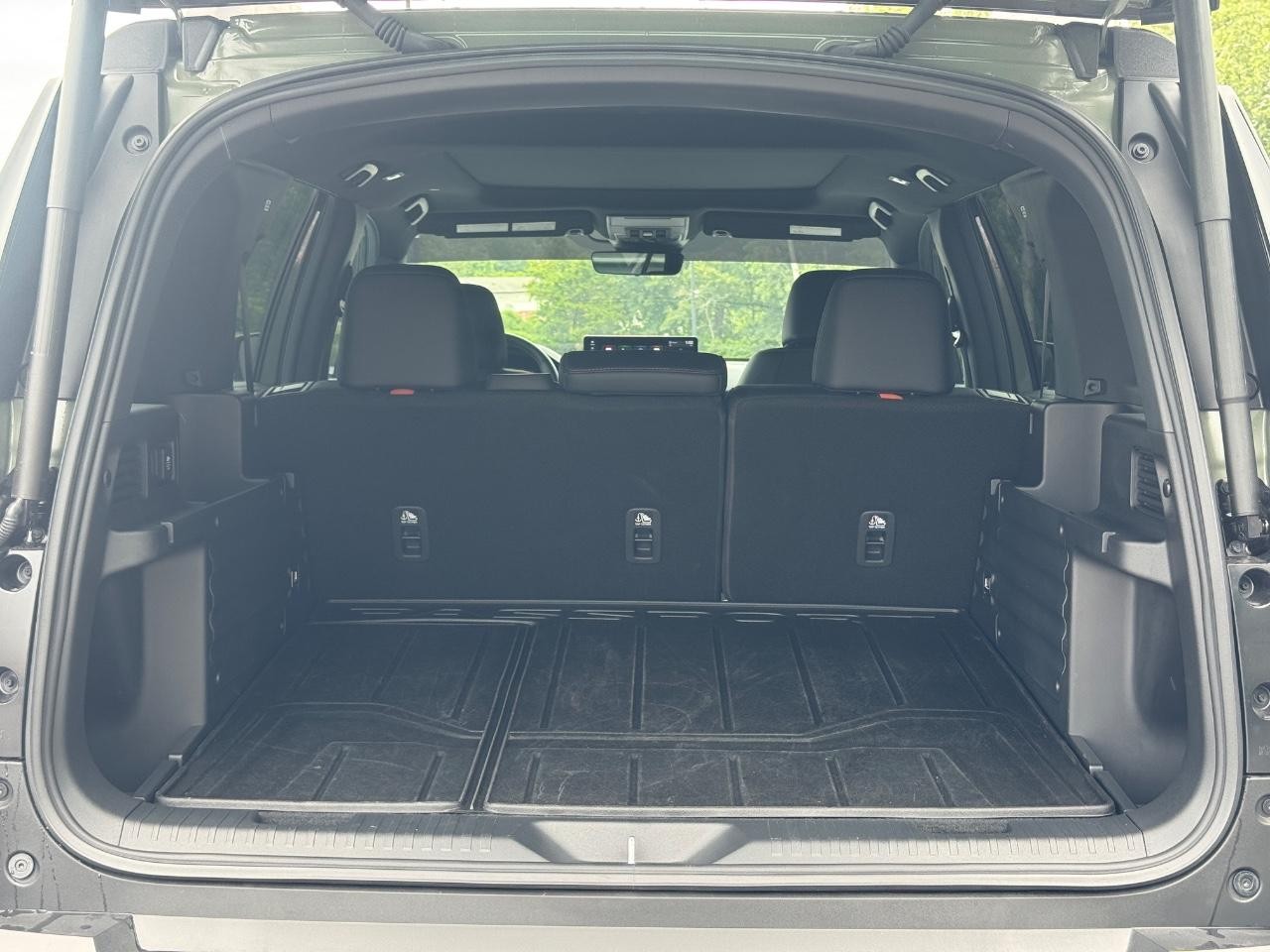 Honda Passport Vehicle Full-screen Gallery Image 05