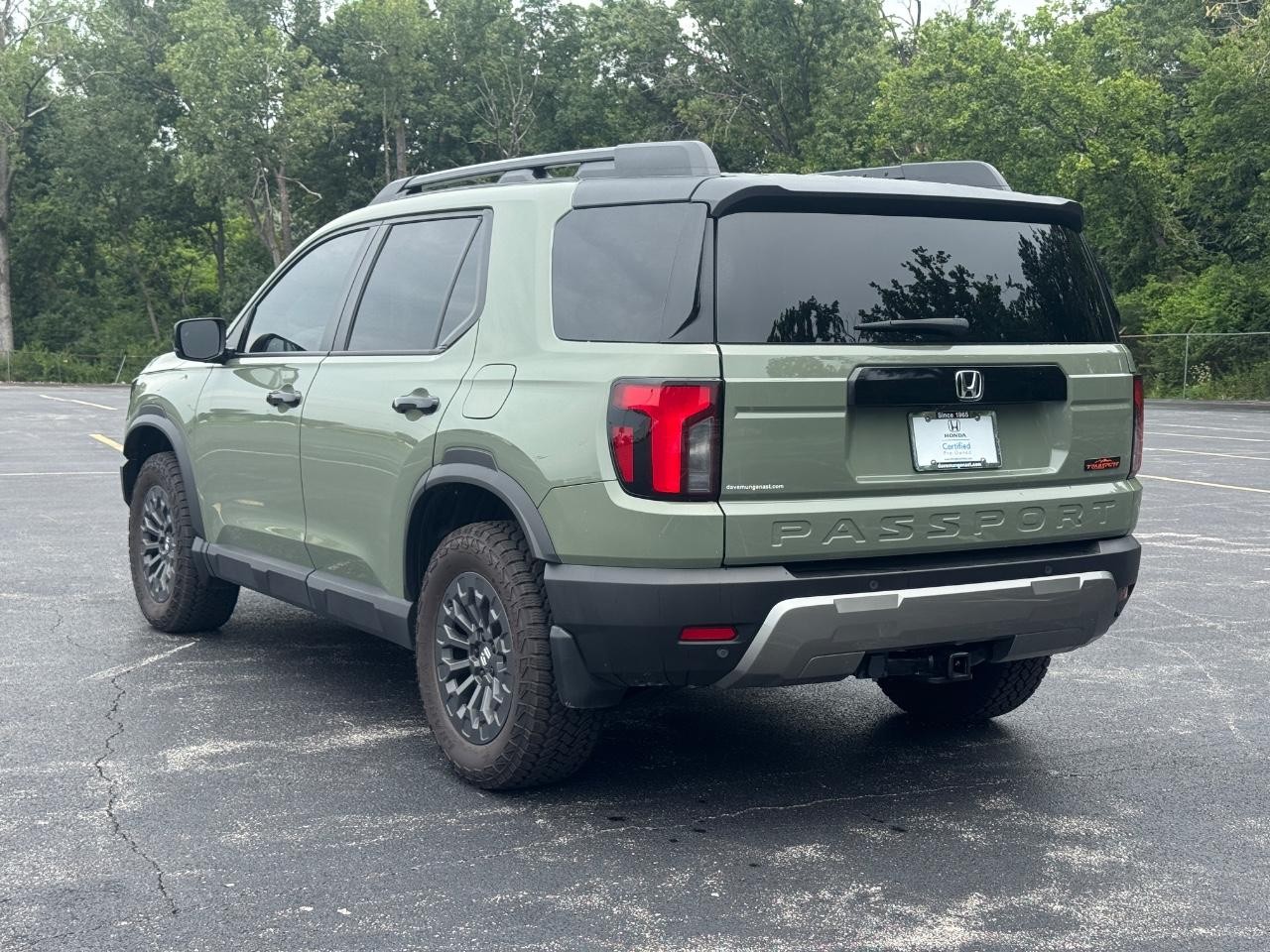 Honda Passport Vehicle Full-screen Gallery Image 07