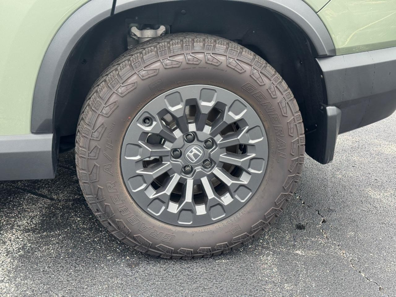 Honda Passport Vehicle Full-screen Gallery Image 08