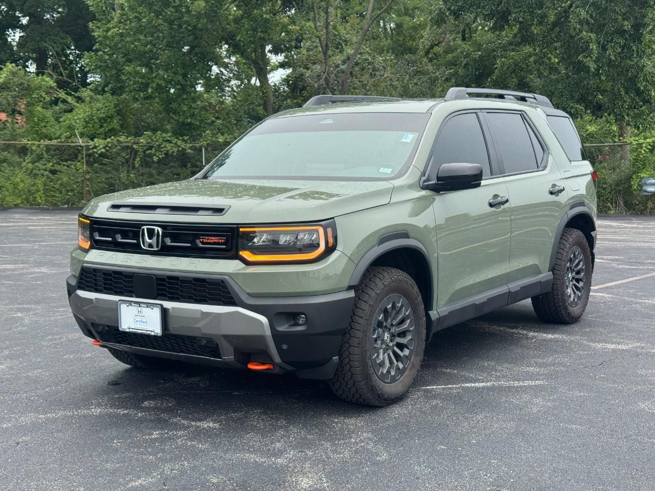 Honda Passport Vehicle Full-screen Gallery Image 09