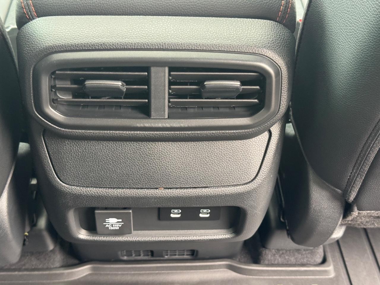Honda Passport Vehicle Full-screen Gallery Image 17
