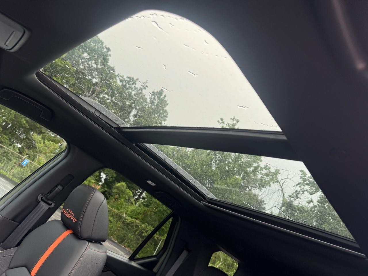 Honda Passport Vehicle Full-screen Gallery Image 20