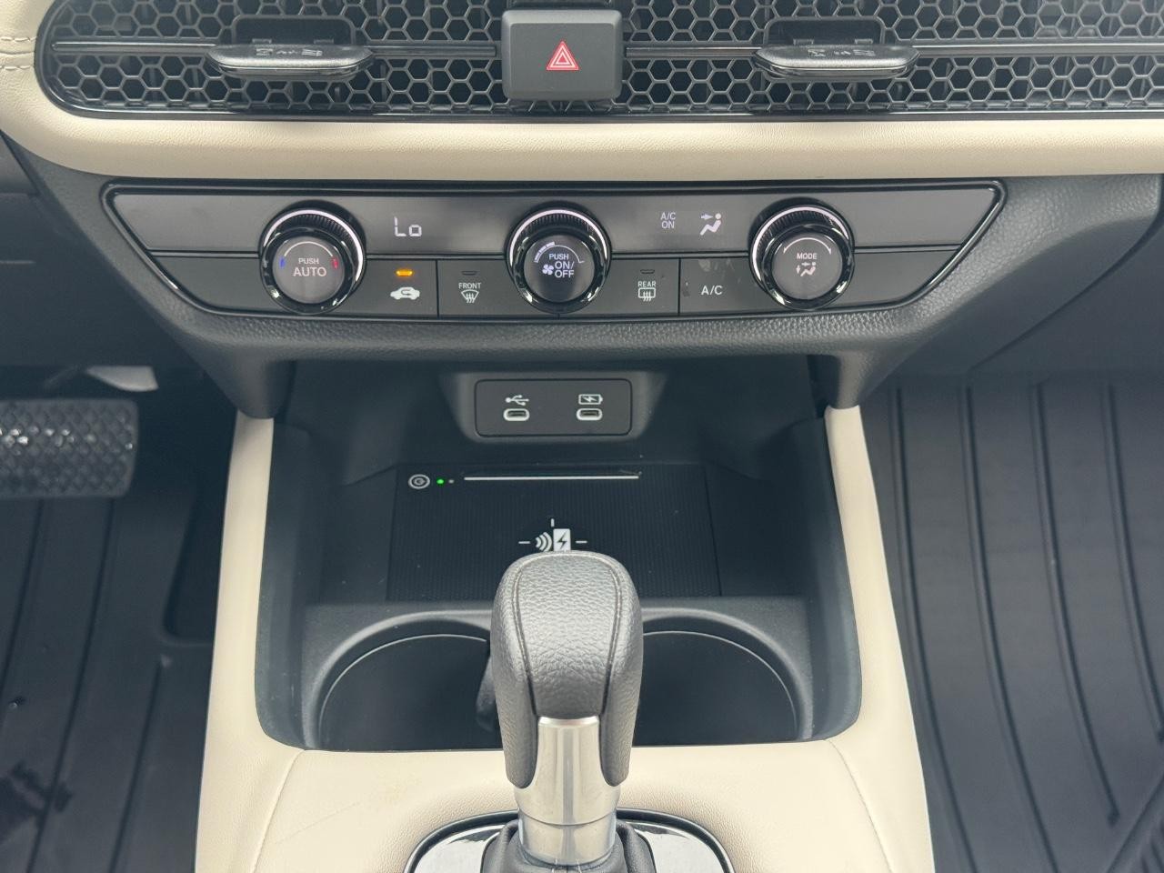 Honda HR-V Vehicle Full-screen Gallery Image 15