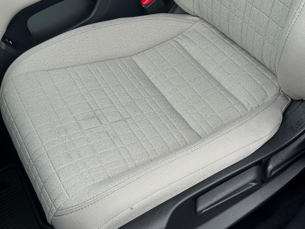 Honda HR-V Vehicle Full-screen Gallery Image 25