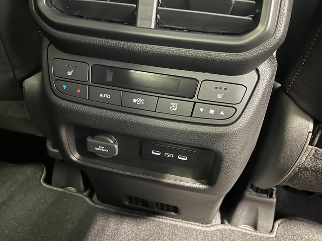 Honda Ridgeline Vehicle Full-screen Gallery Image 27
