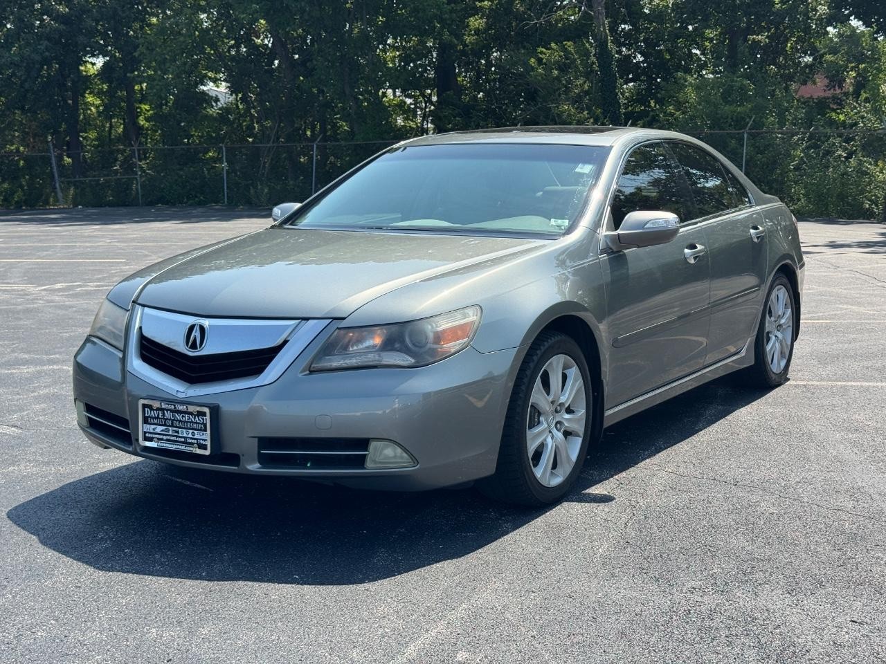 Acura RL Vehicle Full-screen Gallery Image 09