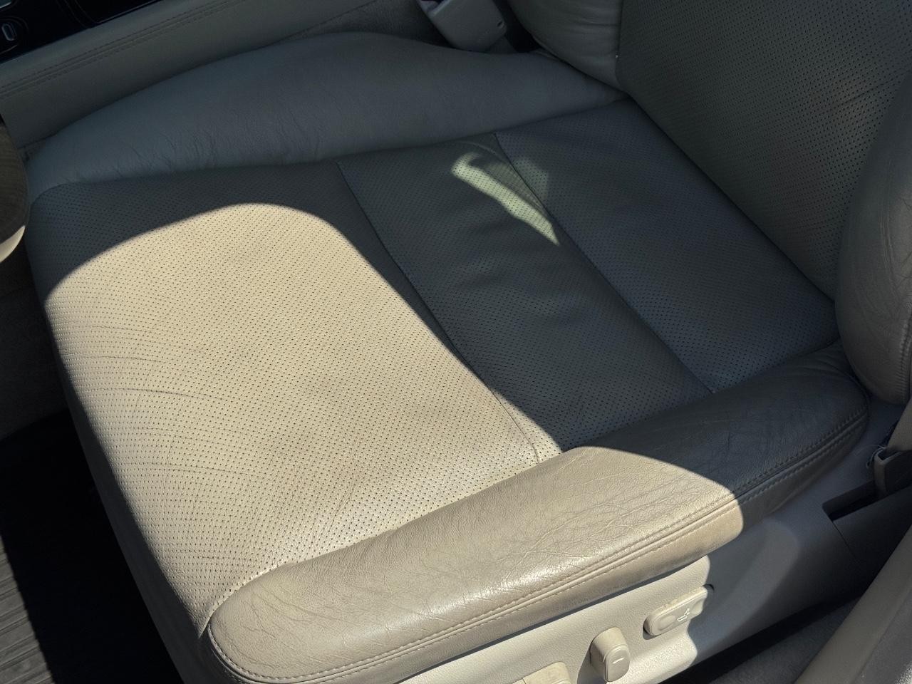 Acura RL Vehicle Full-screen Gallery Image 26