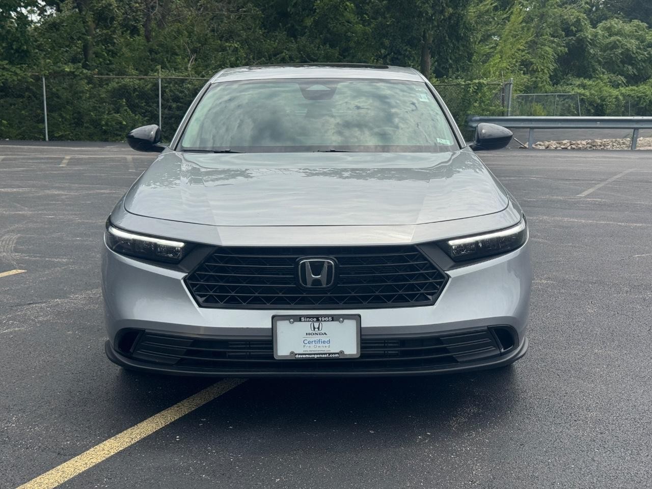 Honda Accord Sedan Vehicle Full-screen Gallery Image 10