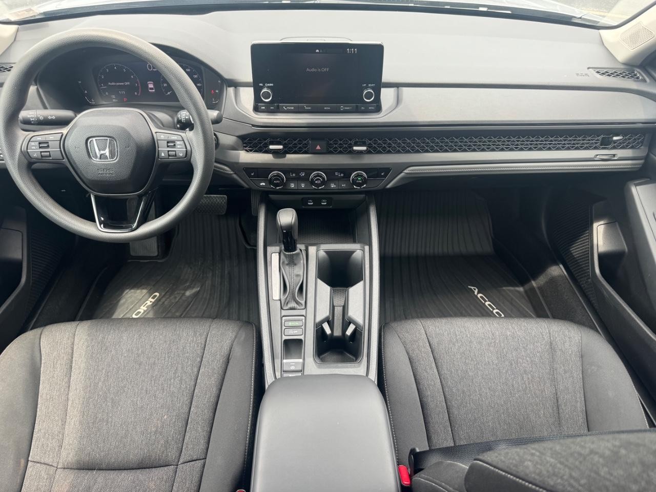 Honda Accord Sedan Vehicle Full-screen Gallery Image 12