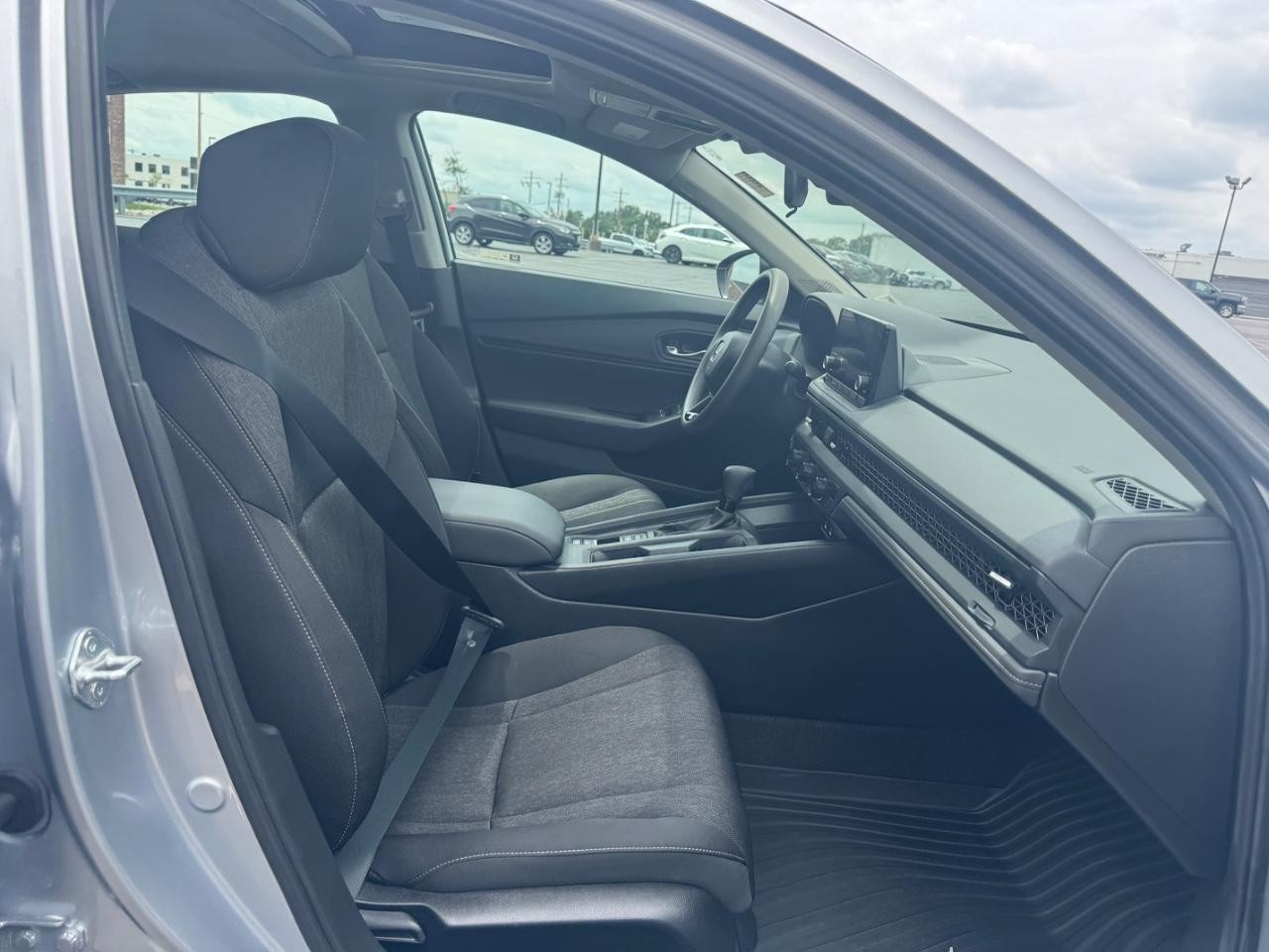 Honda Accord Sedan Vehicle Full-screen Gallery Image 18