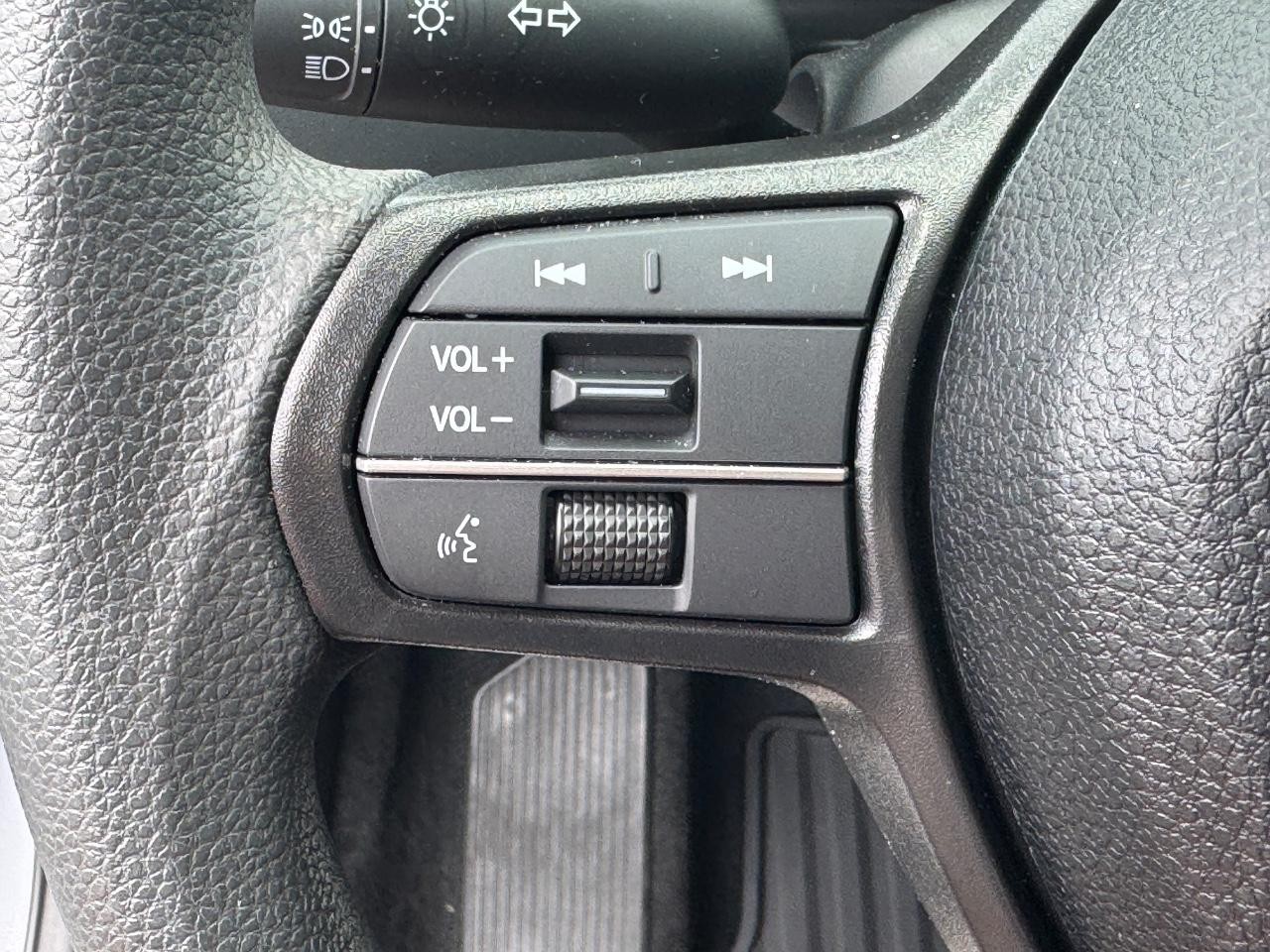 Honda Accord Sedan Vehicle Full-screen Gallery Image 22