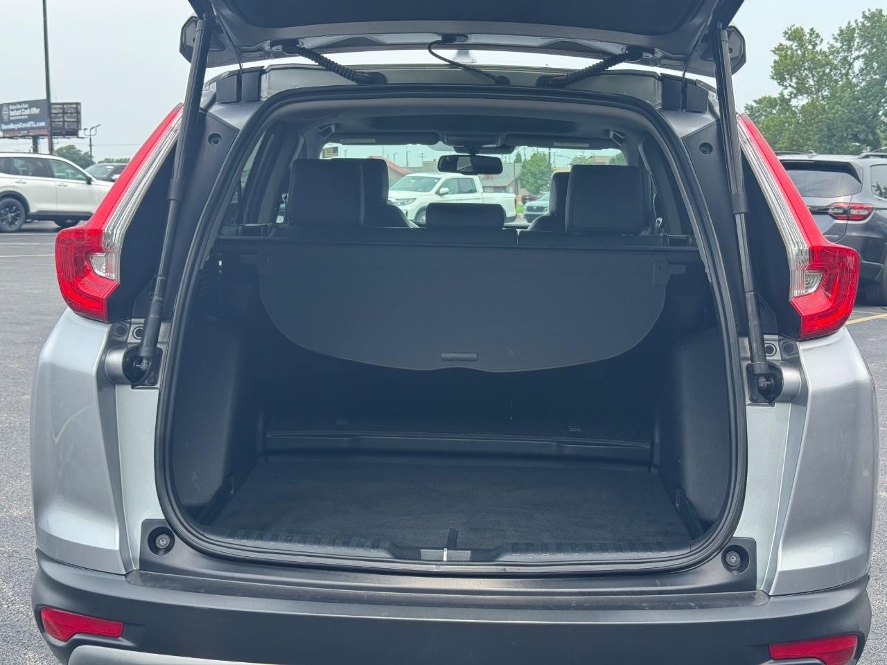Honda CR-V Vehicle Full-screen Gallery Image 05