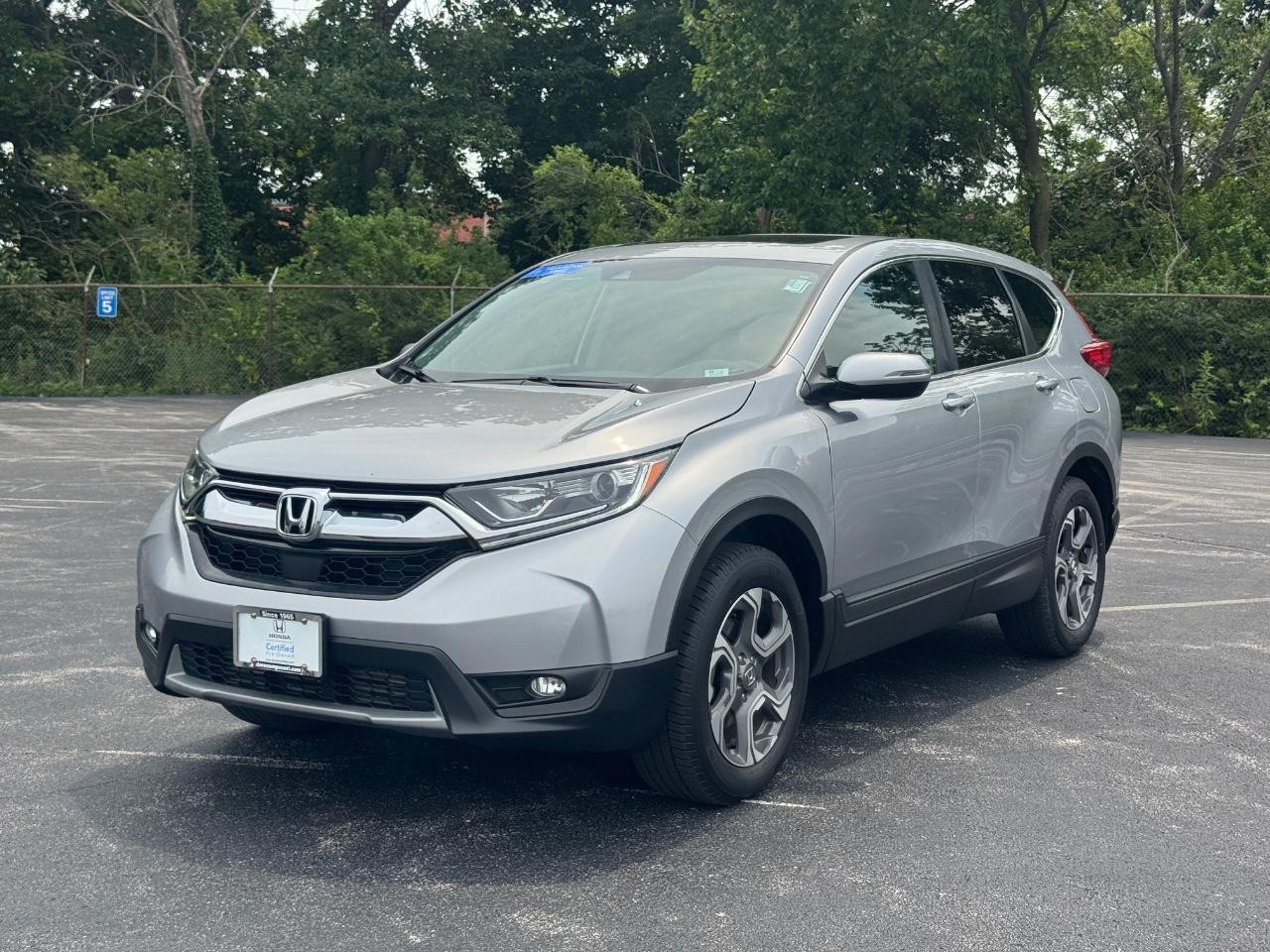 Honda CR-V Vehicle Full-screen Gallery Image 09