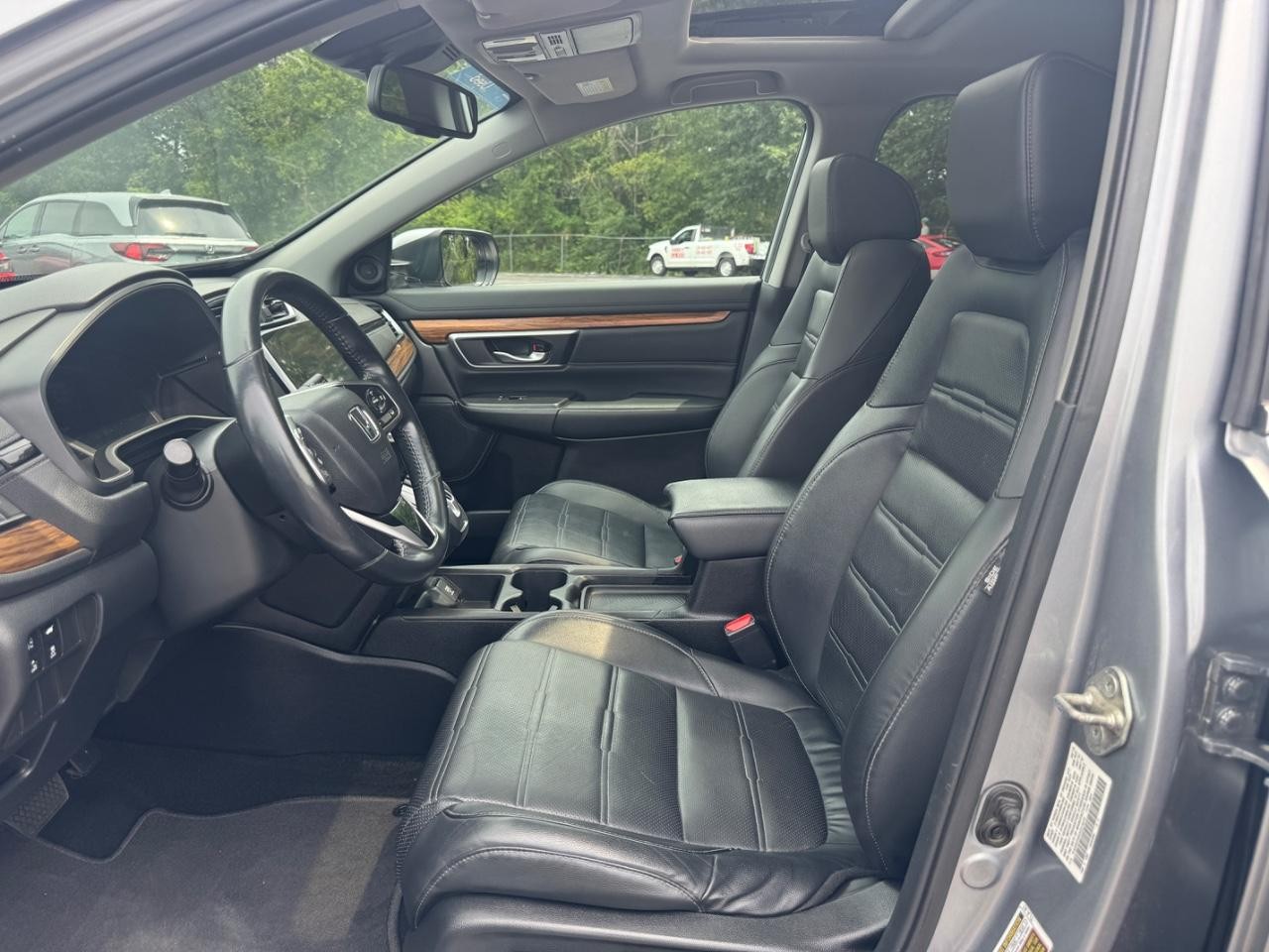 Honda CR-V Vehicle Full-screen Gallery Image 18