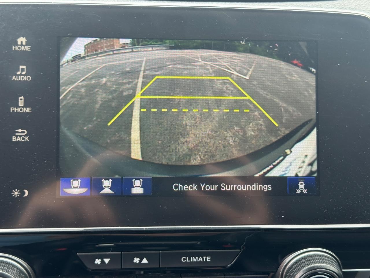 Honda CR-V Vehicle Full-screen Gallery Image 24