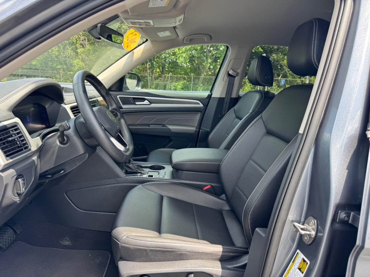 Volkswagen Atlas Vehicle Full-screen Gallery Image 20