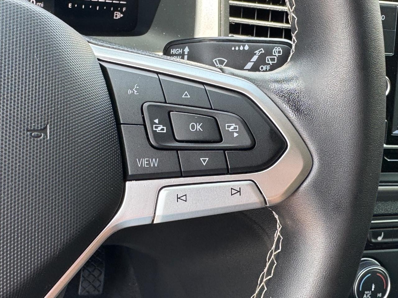 Volkswagen Atlas Vehicle Full-screen Gallery Image 23