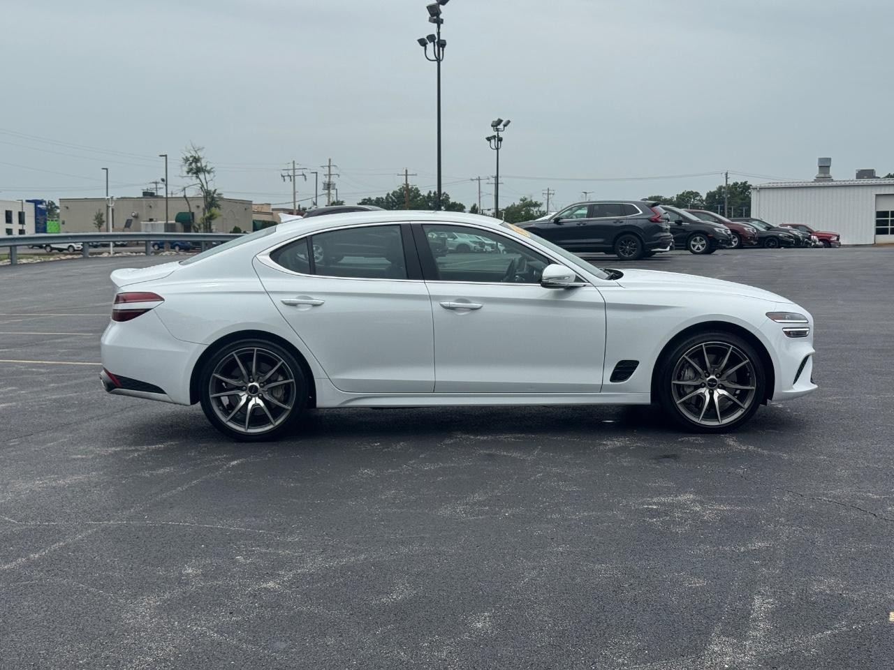 Genesis G70 Vehicle Full-screen Gallery Image 03