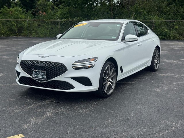 Genesis G70 Vehicle Full-screen Gallery Image 09