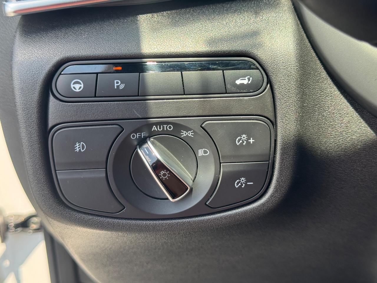 INFINITI QX50 Vehicle Full-screen Gallery Image 24