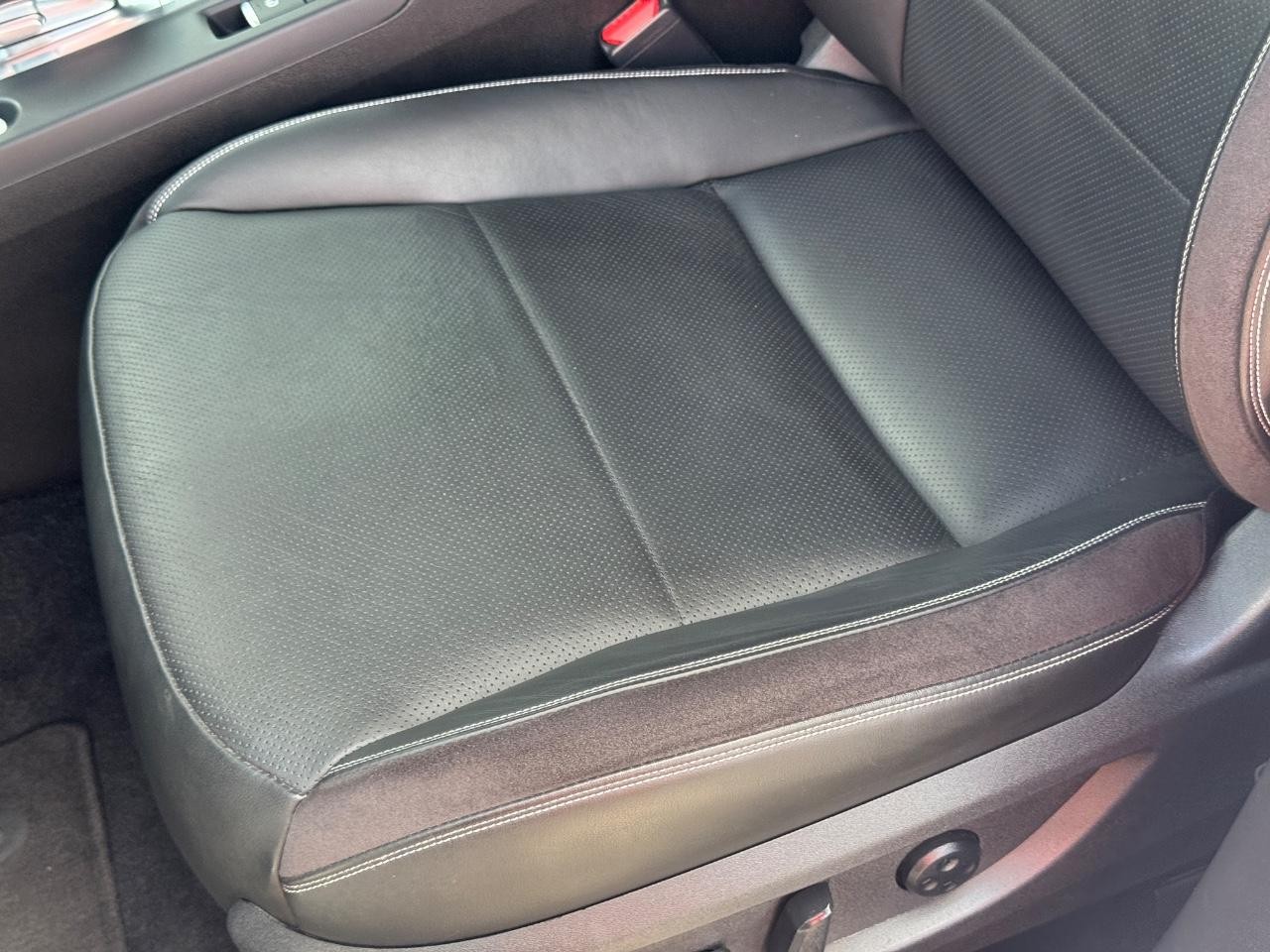 INFINITI QX50 Vehicle Full-screen Gallery Image 27