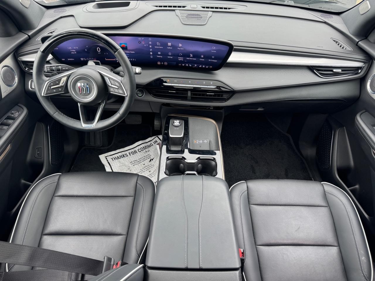 Buick Enclave Vehicle Full-screen Gallery Image 13