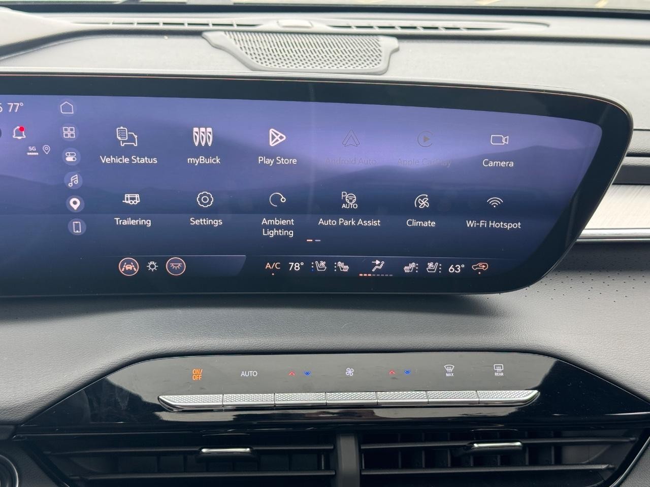 Buick Enclave Vehicle Full-screen Gallery Image 15