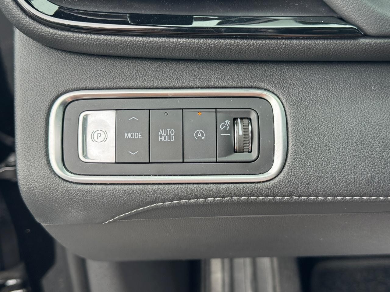 Buick Enclave Vehicle Full-screen Gallery Image 25