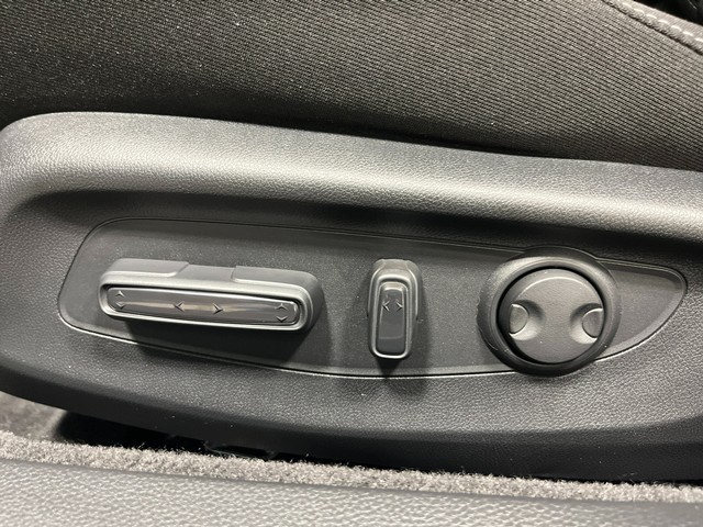 Honda Accord Sedan Vehicle Full-screen Gallery Image 15