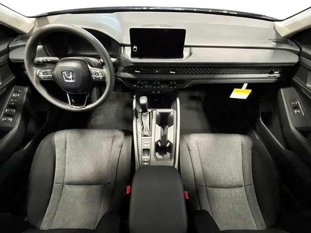 Honda Accord Sedan Vehicle Full-screen Gallery Image 16