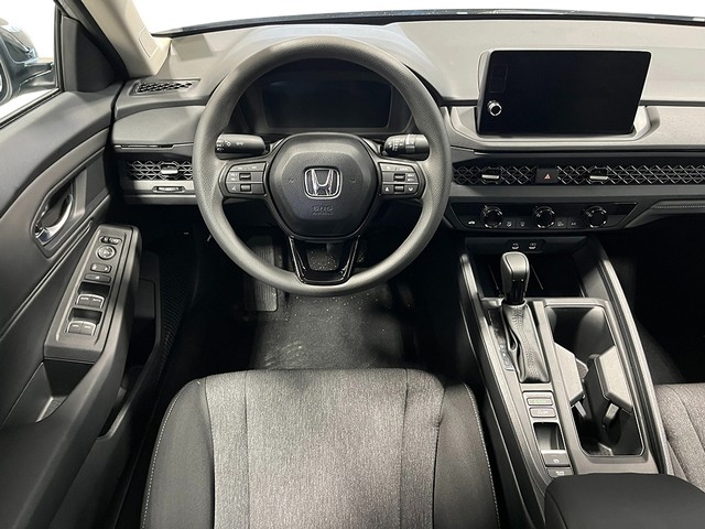 Honda Accord Sedan Vehicle Full-screen Gallery Image 17