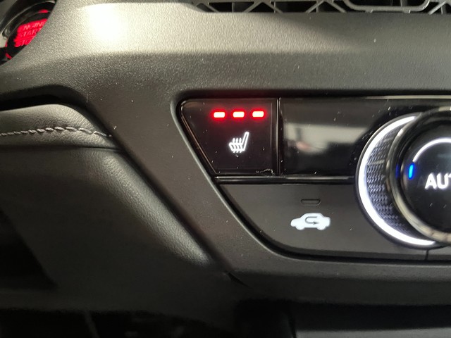 Honda Accord Sedan Vehicle Full-screen Gallery Image 22