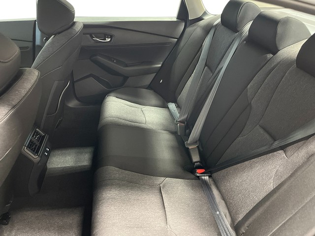 Honda Accord Sedan Vehicle Full-screen Gallery Image 25