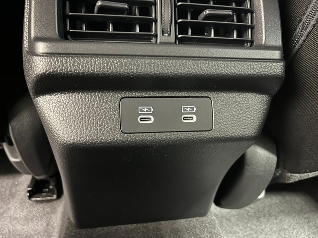 Honda Accord Sedan Vehicle Full-screen Gallery Image 26