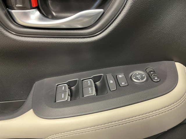 Honda HR-V Vehicle Full-screen Gallery Image 14