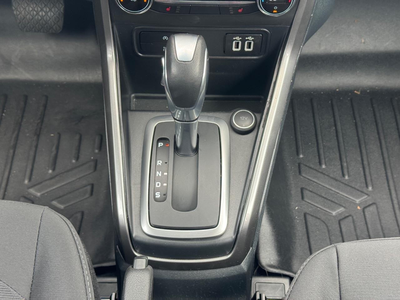 Ford EcoSport Vehicle Full-screen Gallery Image 15