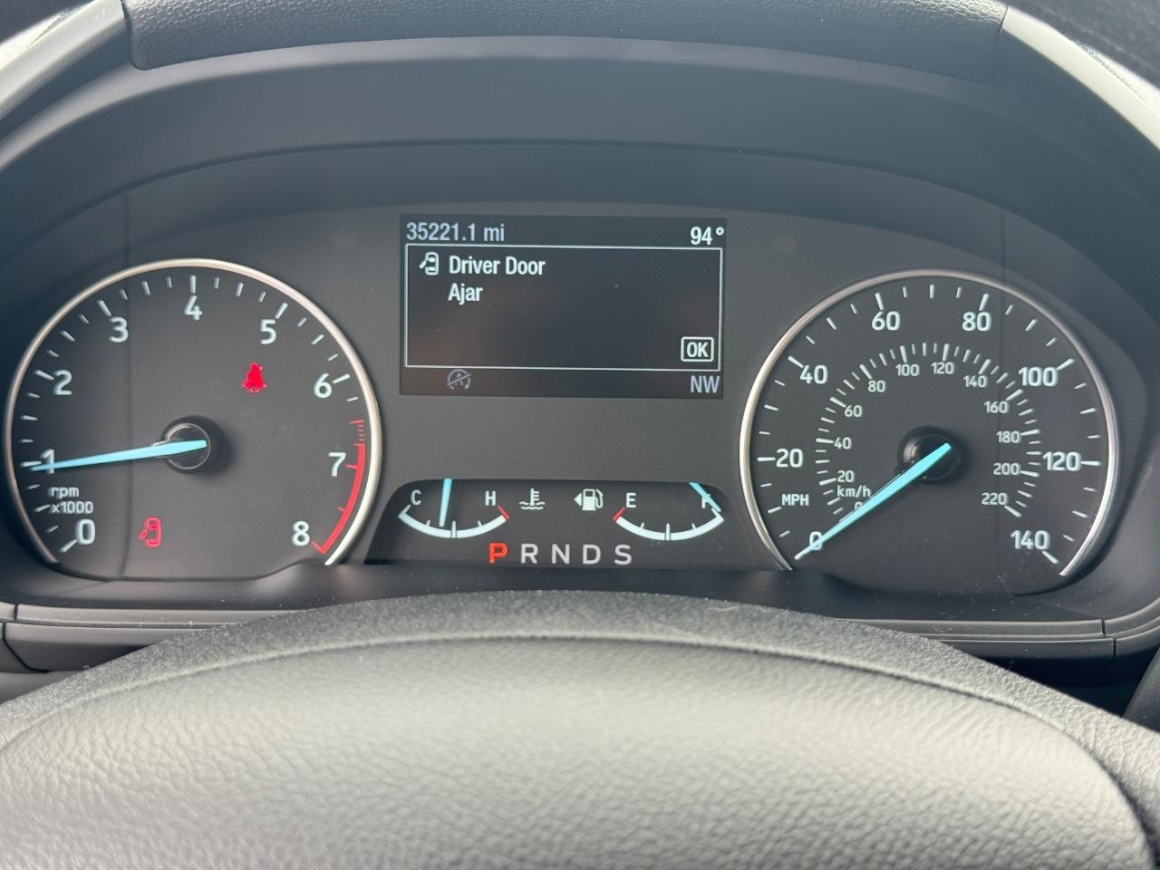 Ford EcoSport Vehicle Full-screen Gallery Image 19